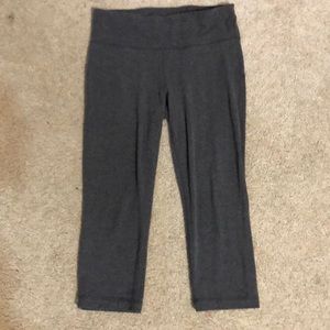 Gray cropped cotton leggings